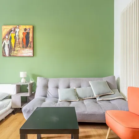 Guesthost - Bright Apt- Piazzale Loreto * Милан